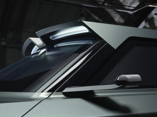 Aston Martin’s V12 Tactical SUV Only Exists To Get Shot At In Call Of Duty