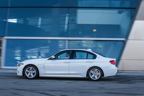 BMW, BMW Tells 29,919 Owners To Keep Their Hybrids Away From The House