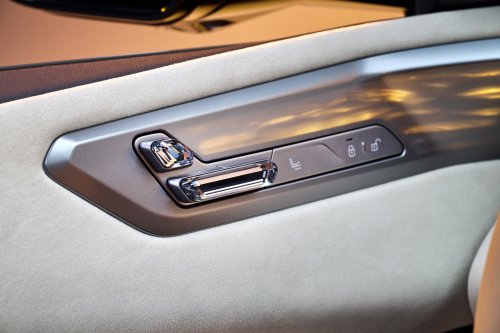 BMW, BMW X5, BMW’s New X5 Forces Every Early Buyer To Pay $1,085 For A Slab Of Rock