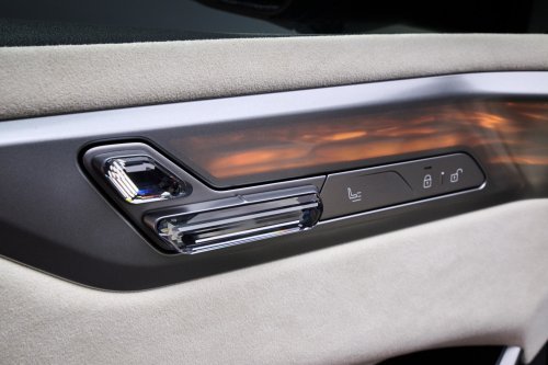 BMW, BMW X5, BMW’s New X5 Forces Every Early Buyer To Pay $1,085 For A Slab Of Rock
