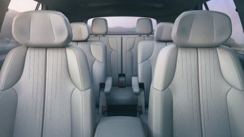 GM, GM Halts Vistiq Shipments Over 3rd-Row Seats That Can Trap A Child
