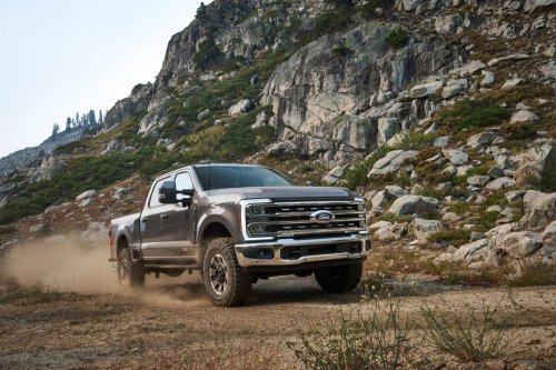Ford, Ford Reaches Tentative Deal With Unifor Union