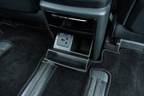 GAC’s M8 Minivan Costs Less Than Half A Lexus LM 500h, But Nothing About It Feels Halved