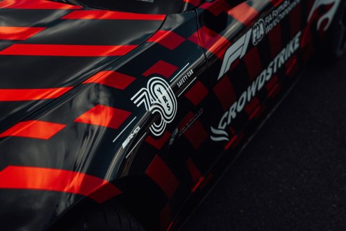 F1’s New Safety Car Ditched The Roof Lightbar For Something Smarter