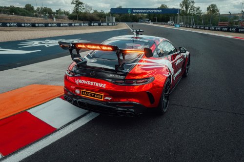F1’s New Safety Car Ditched The Roof Lightbar For Something Smarter
