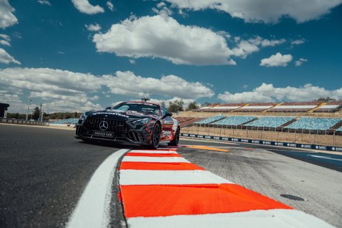 F1’s New Safety Car Ditched The Roof Lightbar For Something Smarter
