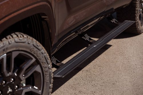 Mitsubishi’s $71,200 Brown Pickup Projects A Horse Onto The Pavement