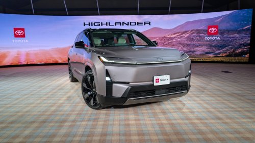 Toyota, Toyota Highlander, Toyota Delays New Electric Highlander Before It Even Launches, Gas Model Stays