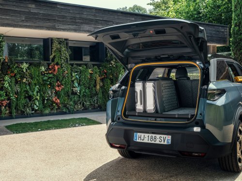 New Stellantis Concept Recalls Lost Dogs And Helps Them Get Back Inside