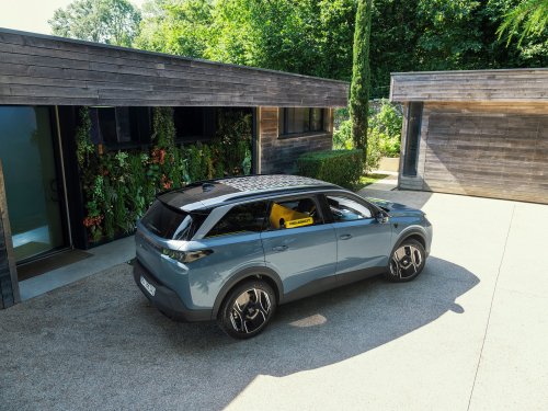 New Stellantis Concept Recalls Lost Dogs And Helps Them Get Back Inside