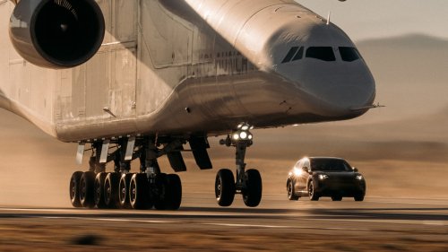 Porsche, A 5,831-lbs Porsche Hit 167 MPH Underneath A Plane As It Took Off
