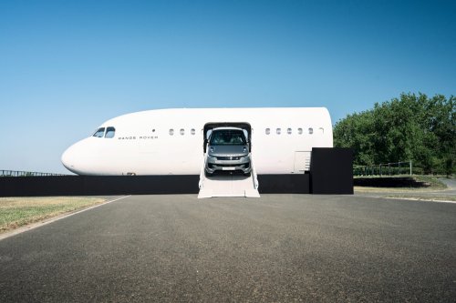 Range Rover, Range Rover Sport, Rover, Range Rover Shoves New EV Sport Out Of An Airplane, But V8 Fans Can Relax
