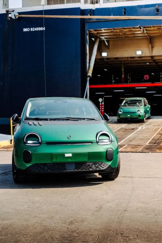 Renault, Renault Shipped 100 Frog-Eyed Twingos To The UK Purely So You Can Stare At Them