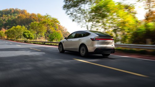 Tesla, Tesla Model Y, Tesla’s $61,990 Model Y L Adds 7 Inches And A Third Row You Might Actually Use