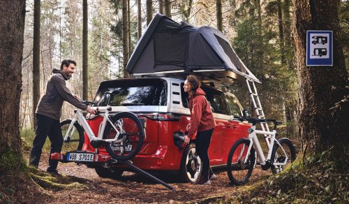 VW’s New E-Bike Has Radar, A Rear Camera, And Fighter-Pilot Glasses