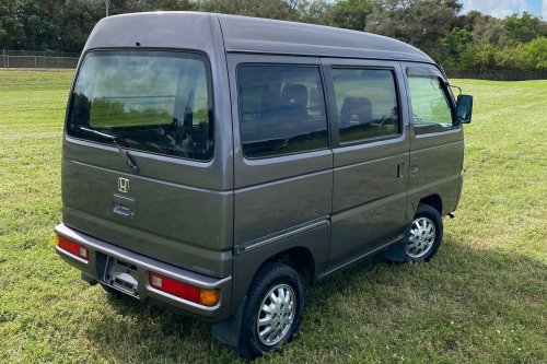 This Honda Kei Van Needs A Lifetime And All Five Gears Just To Hit 60 MPH