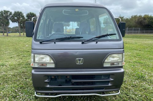 This Honda Kei Van Needs A Lifetime And All Five Gears Just To Hit 60 MPH