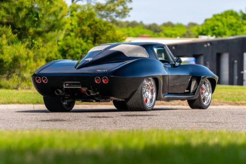 This Mid-Engine Split-Window ’63 Corvette C2 Is Guaranteed To Split Opinion