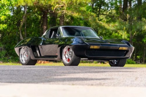 This Mid-Engine Split-Window ’63 Corvette C2 Is Guaranteed To Split Opinion