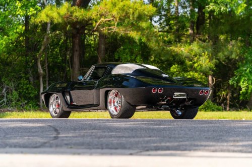This Mid-Engine Split-Window ’63 Corvette C2 Is Guaranteed To Split Opinion