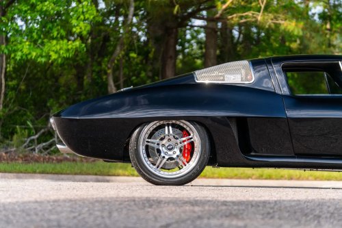 This Mid-Engine Split-Window ’63 Corvette C2 Is Guaranteed To Split Opinion