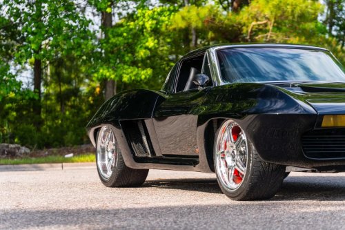 This Mid-Engine Split-Window ’63 Corvette C2 Is Guaranteed To Split Opinion