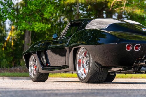 This Mid-Engine Split-Window ’63 Corvette C2 Is Guaranteed To Split Opinion