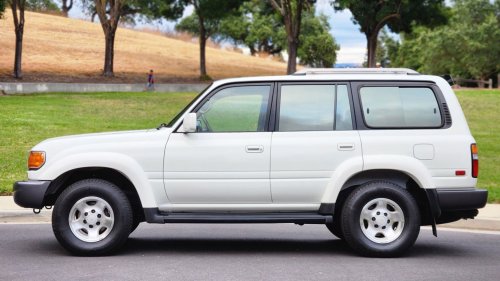 Toyota Built The 1997 Land Cruiser To Be Thrashed, This One Did 170 Miles A Year