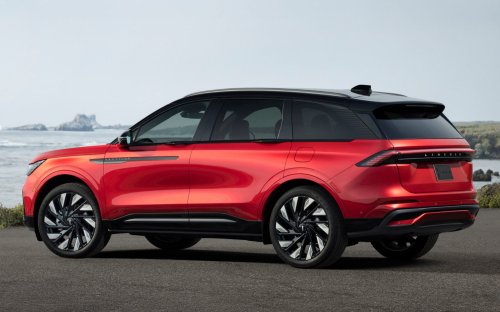Ford Will Stop Importing Lincoln’s Best-Seller From China And Build More In America, But Not Now
