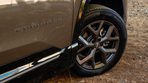 The New 2027 Jeep Compass e-Hybrid’s Rugged Looks Write A Check It Can’t Cash