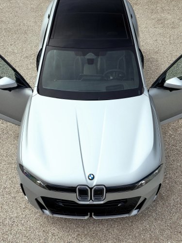 BMW And Kith Throw A V10 And 6-Speed Manual Into First-Gen X5