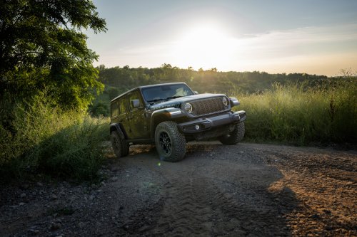 Jeep’s Latest Special Edition Is A Blacked Out Wrangler For Mama Bears
