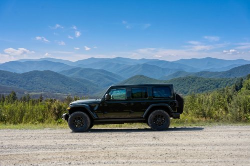 Jeep’s Latest Special Edition Is A Blacked Out Wrangler For Mama Bears