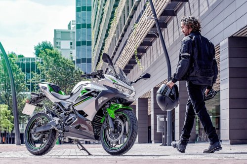 Kawasaki’s New $7,899 Electric Ninja Makes Just 12 HP For 15 Seconds