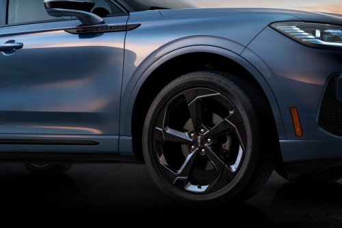 The Lincoln Corsair Is Back As An Overpriced, Chinese Import