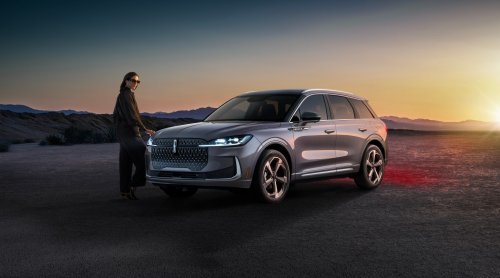 The Lincoln Corsair Is Back As An Overpriced, Chinese Import