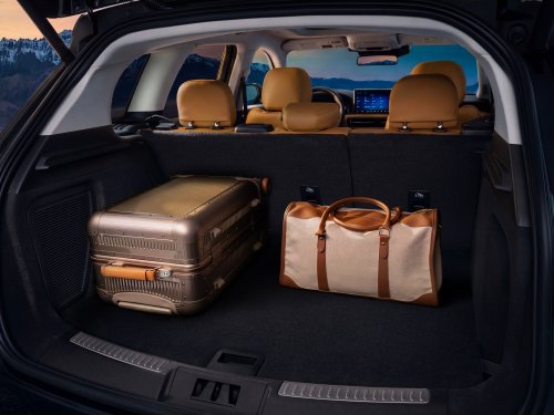 The Lincoln Corsair Is Back As An Overpriced, Chinese Import