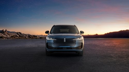 The Lincoln Corsair Is Back As An Overpriced, Chinese Import