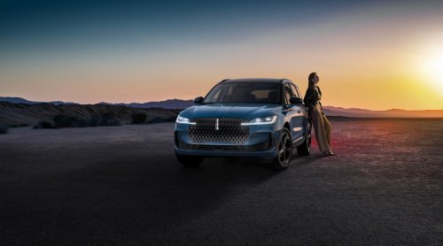 The Lincoln Corsair Is Back As An Overpriced, Chinese Import