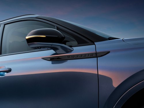 The Lincoln Corsair Is Back As An Overpriced, Chinese Import