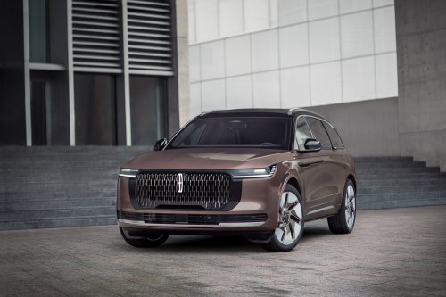 Lincoln Gives The 2027 Nautilus A Facelift And A ‘Black Eye’