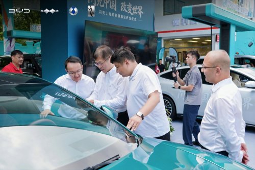 An Oil Giant Is Ripping Out Its Gas Pumps To Install BYD’s 1,500kW Flash Chargers