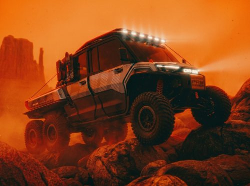 Can-Am’s Six-Wheeled Defender Concept Is Wonderfully Wild