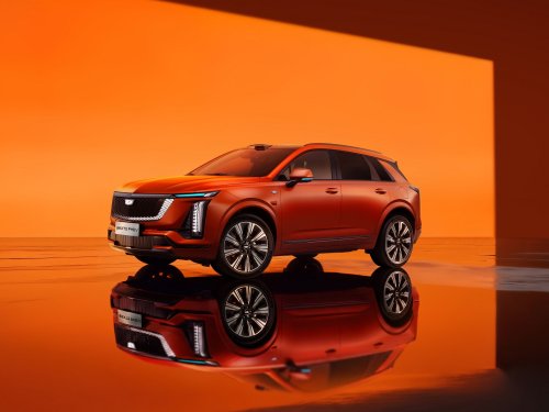 Cadillac, PHEV, Cadillac Debuts New XT5 PHEV In China As Americans Are Still Left Waiting
