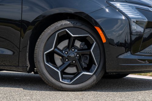 Chrysler, Chrysler’s Slammed Pacifica Concept Is A Hellcat Away From Perfection