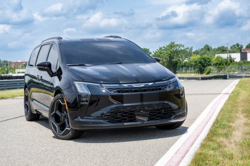 Chrysler’s Slammed Pacifica Concept Is A Hellcat Away From Perfection