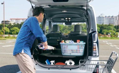 Daihatsu Turns Its Practical Kei Wagon Into A Sporty-Looking Daily Tool