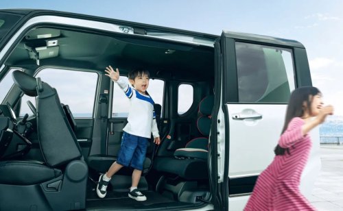 Daihatsu Turns Its Practical Kei Wagon Into A Sporty-Looking Daily Tool