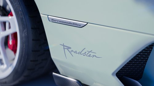 Wild Roofless Diablo Restomod Has A Gated Manual, Even If Its Renders Can’t Count Its Own Gears