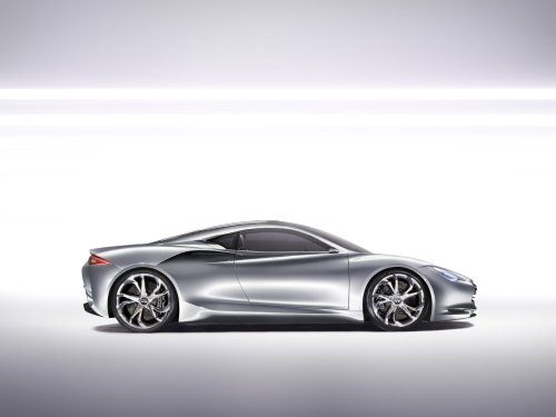 Infiniti’s Coolest Car Never Made Had A Tiny 3-Cylinder That Never Drove A Wheel
